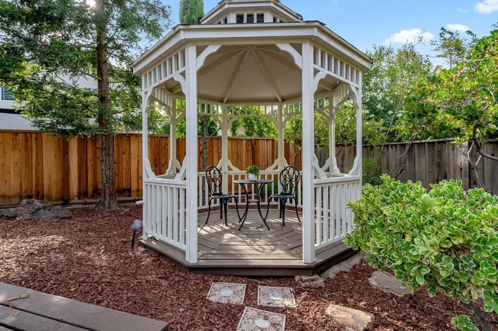 10396 S Stelling Road Cupertino, CA 95014