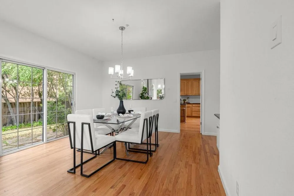 10396 S Stelling Road Cupertino, CA 95014