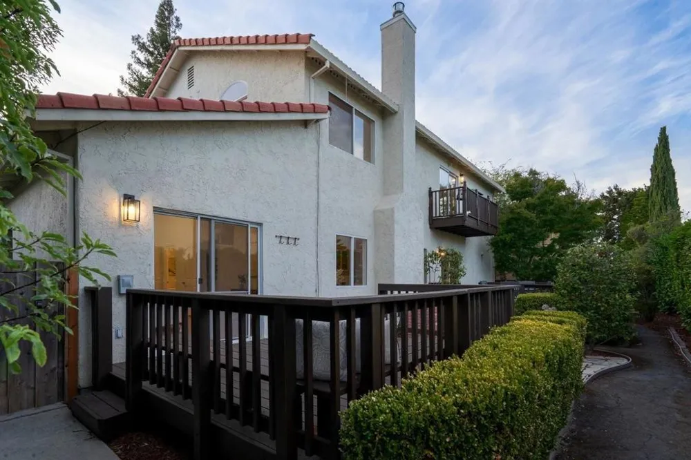 10396 S Stelling Road Cupertino, CA 95014