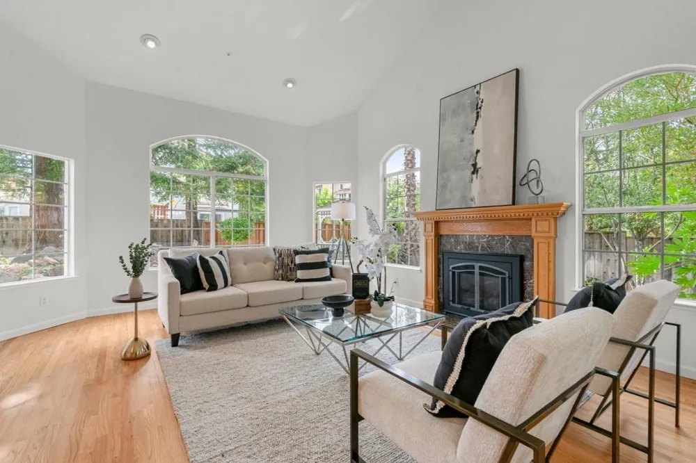 10396 S Stelling Road Cupertino, CA 95014