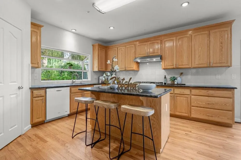 10396 S Stelling Road Cupertino, CA 95014