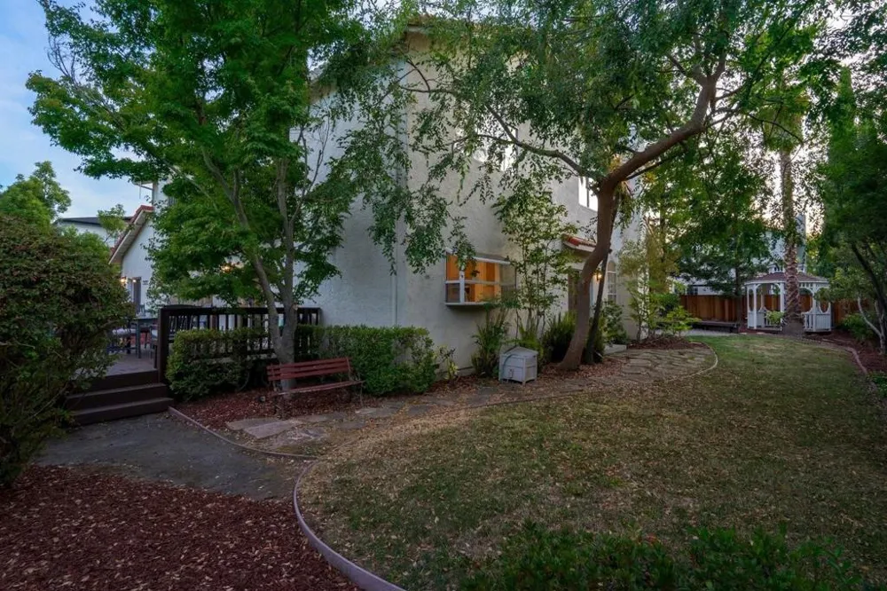 10396 S Stelling Road Cupertino, CA 95014