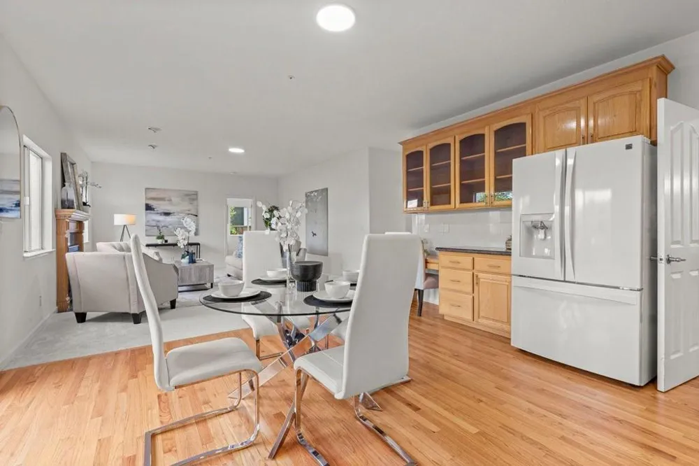 10396 S Stelling Road Cupertino, CA 95014