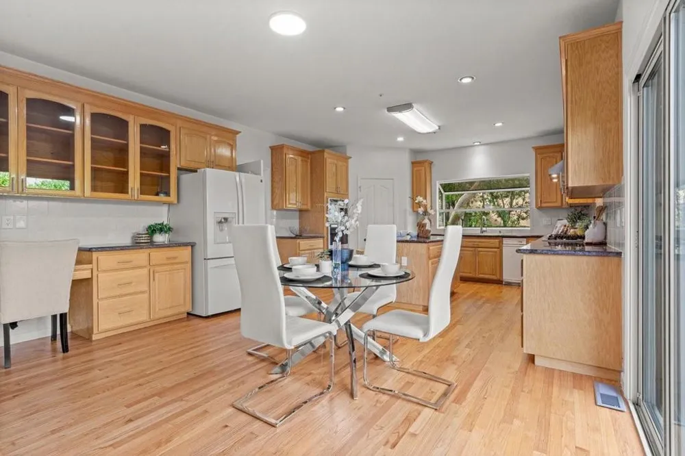 10396 S Stelling Road Cupertino, CA 95014