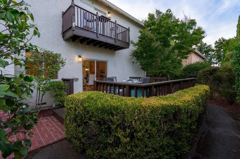 10396 S Stelling Road Cupertino, CA 95014