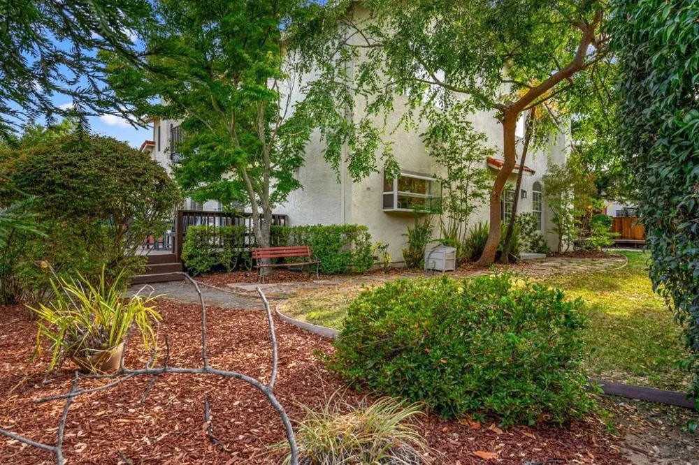 10396 S Stelling Road Cupertino, CA 95014