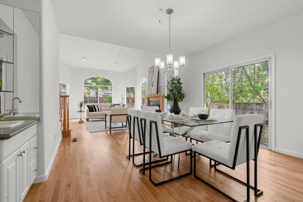 10396 S Stelling Road Cupertino, CA 95014