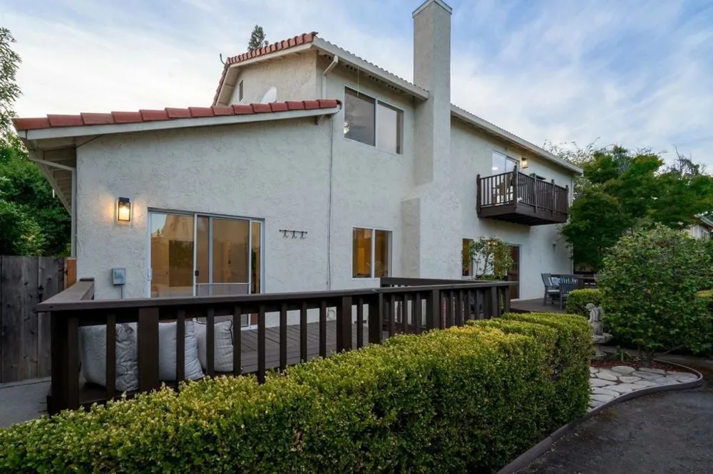 10396 S Stelling Road Cupertino, CA 95014