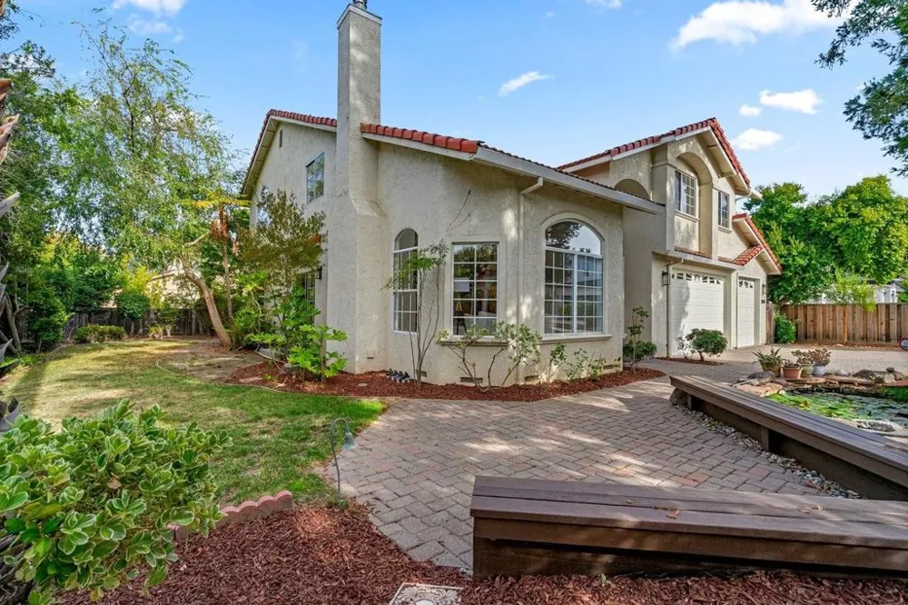 10396 S Stelling Road Cupertino, CA 95014