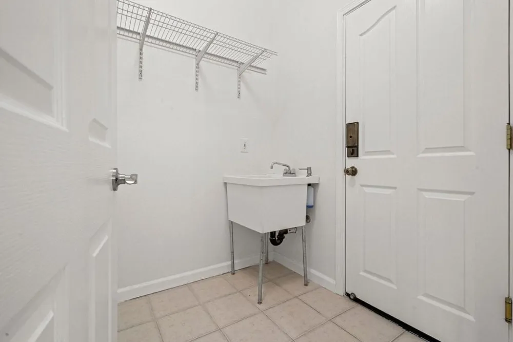 10396 S Stelling Road Cupertino, CA 95014