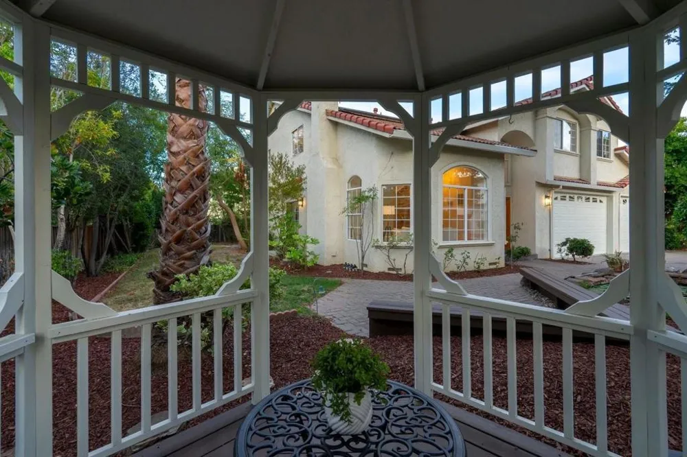 10396 S Stelling Road Cupertino, CA 95014