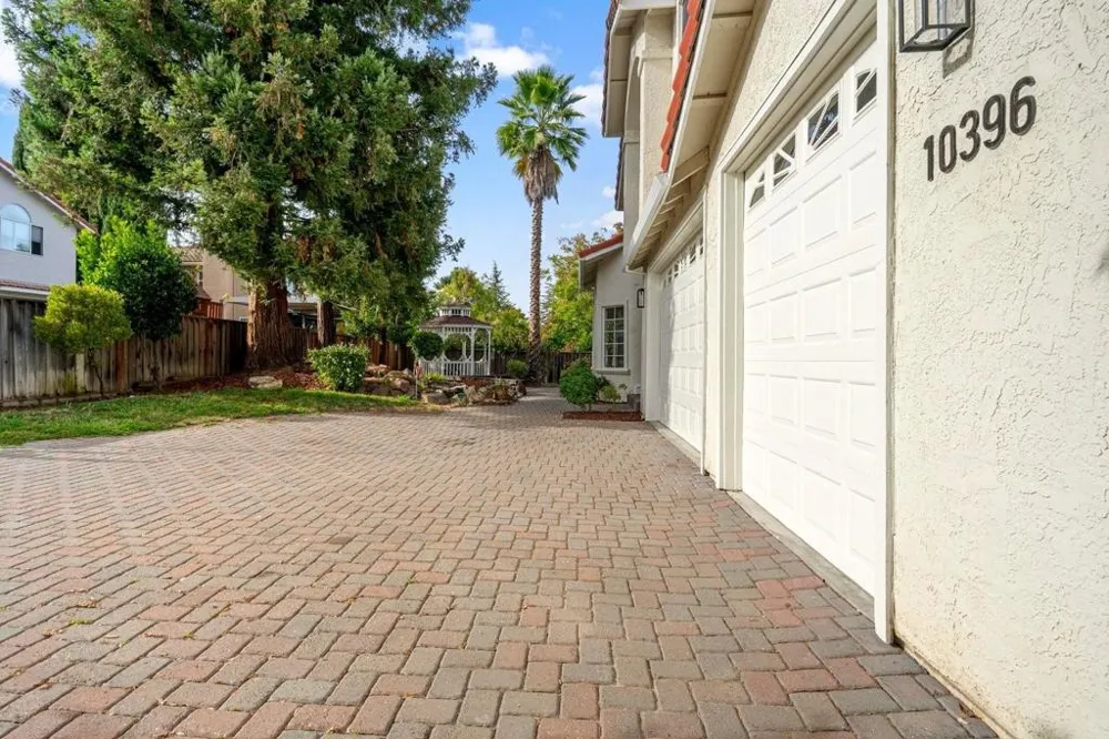 10396 S Stelling Road Cupertino, CA 95014