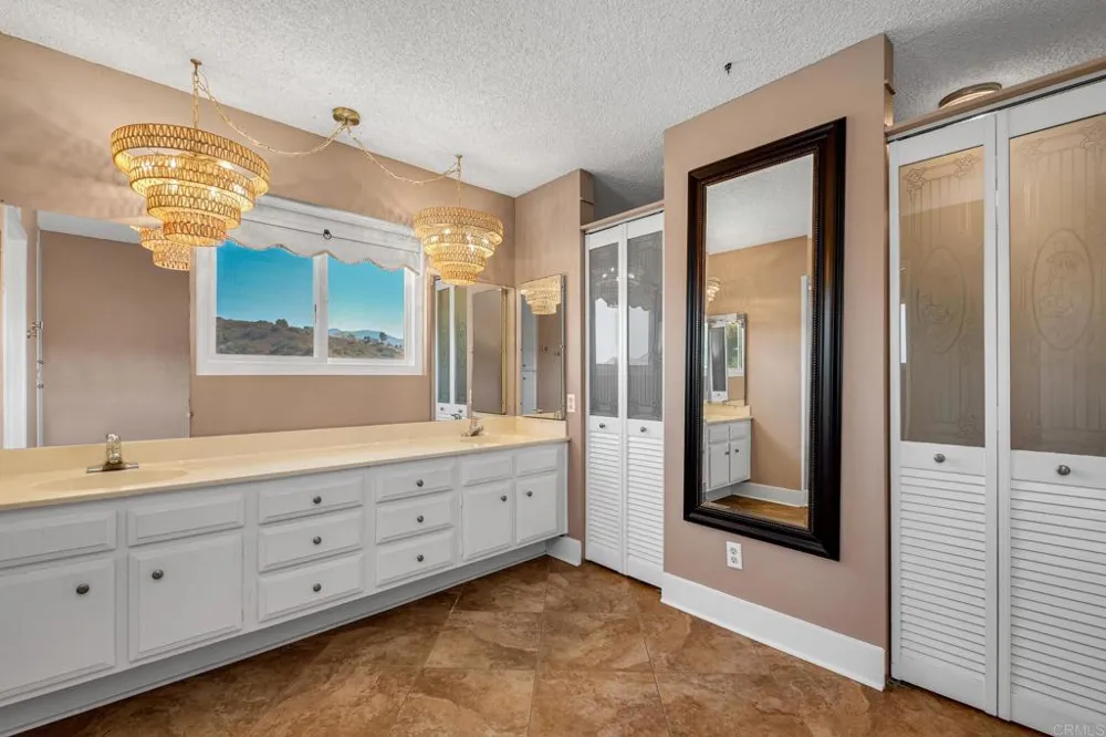 5964 Highplace Drive San Diego, CA 92120