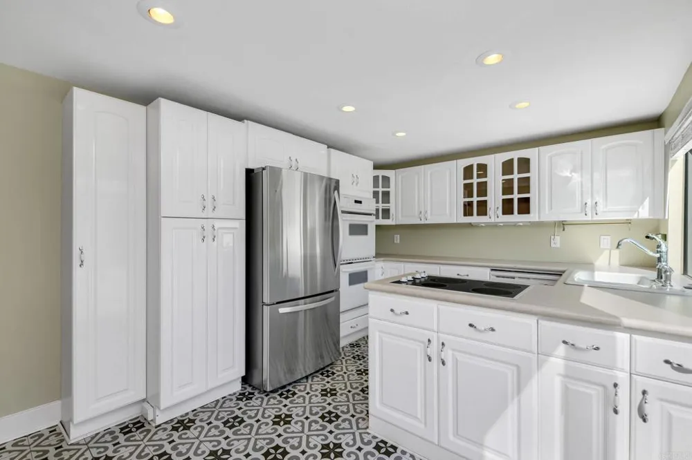5964 Highplace Drive San Diego, CA 92120