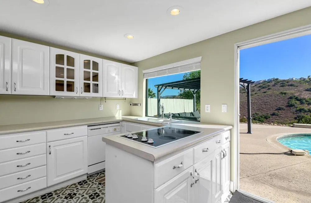 5964 Highplace Drive San Diego, CA 92120