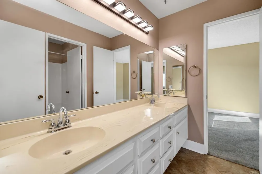 5964 Highplace Drive San Diego, CA 92120
