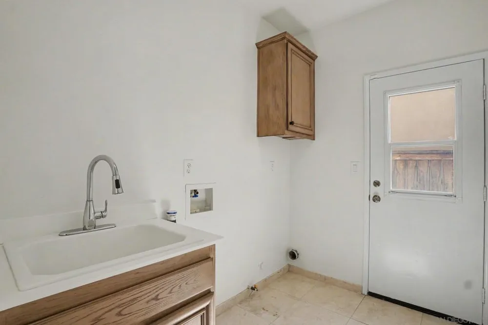 2369 Paseo los Gatos Chula Vista, CA 91914
