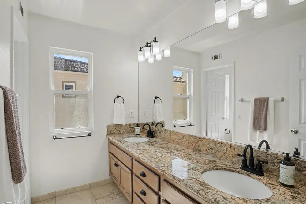 2369 Paseo los Gatos Chula Vista, CA 91914