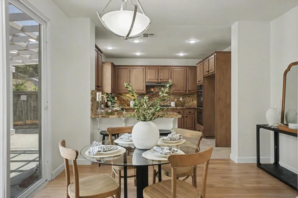 2369 Paseo los Gatos Chula Vista, CA 91914