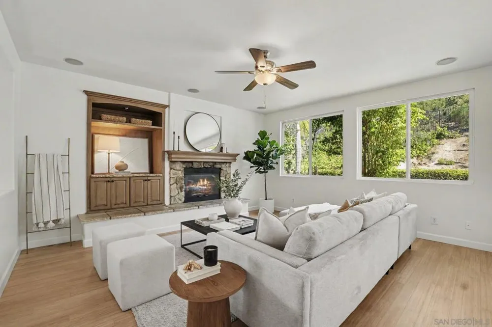 2369 Paseo los Gatos Chula Vista, CA 91914