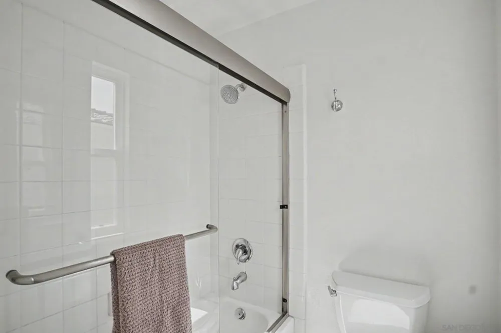 2369 Paseo los Gatos Chula Vista, CA 91914