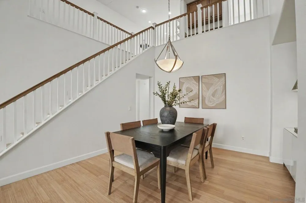 2369 Paseo los Gatos Chula Vista, CA 91914