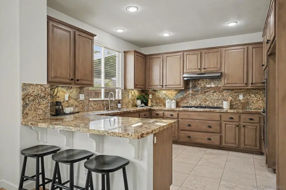 2369 Paseo los Gatos Chula Vista, CA 91914