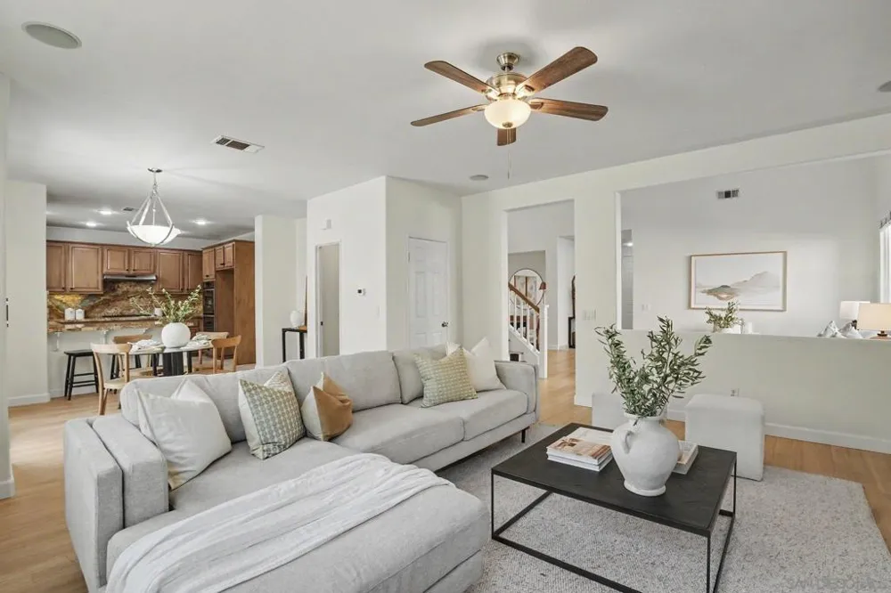 2369 Paseo los Gatos Chula Vista, CA 91914