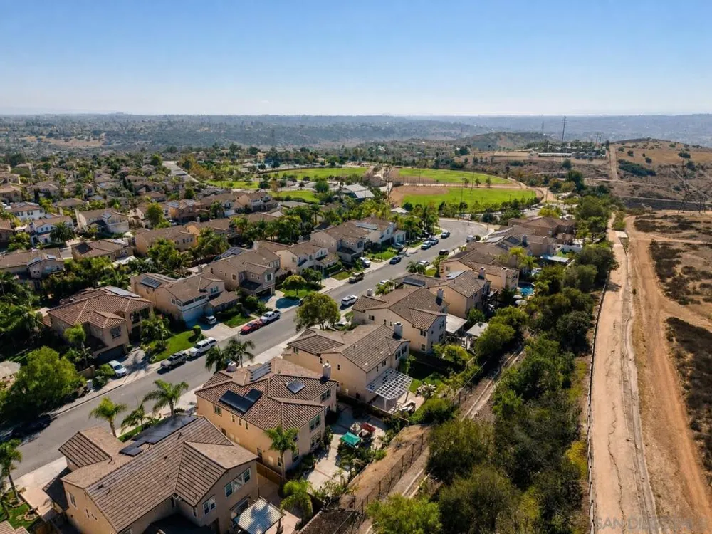 2369 Paseo los Gatos Chula Vista, CA 91914