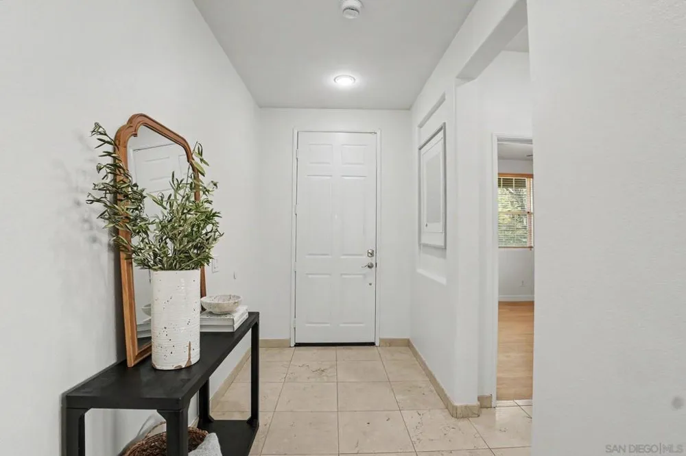 2369 Paseo los Gatos Chula Vista, CA 91914