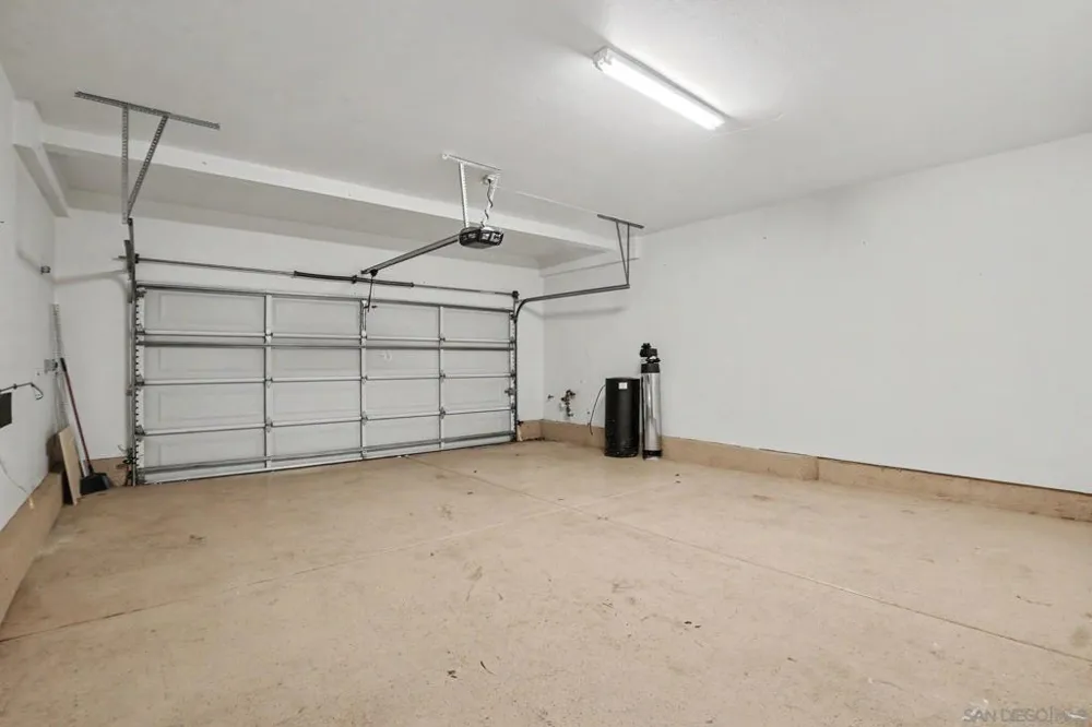 2369 Paseo los Gatos Chula Vista, CA 91914
