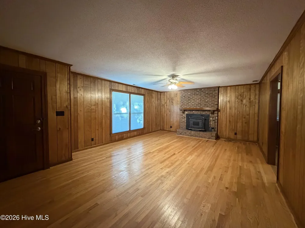 124 Rock Creek Drive S Jacksonville, NC 28540