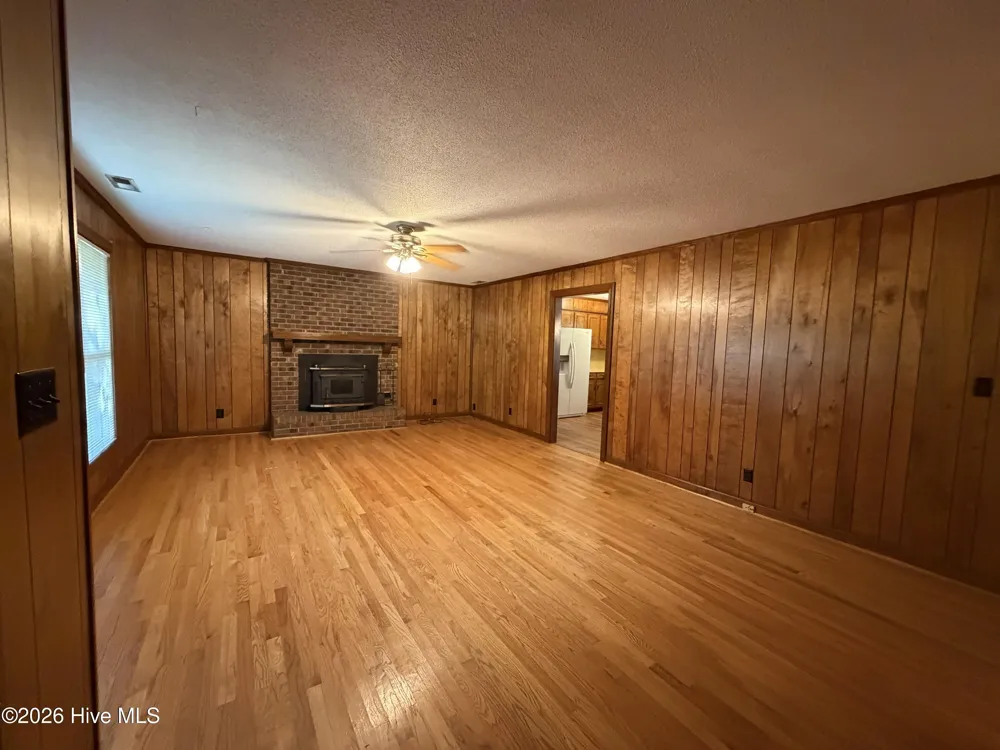 124 Rock Creek Drive S Jacksonville, NC 28540