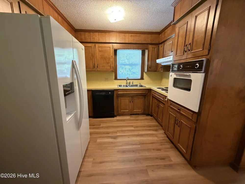 124 Rock Creek Drive S Jacksonville, NC 28540