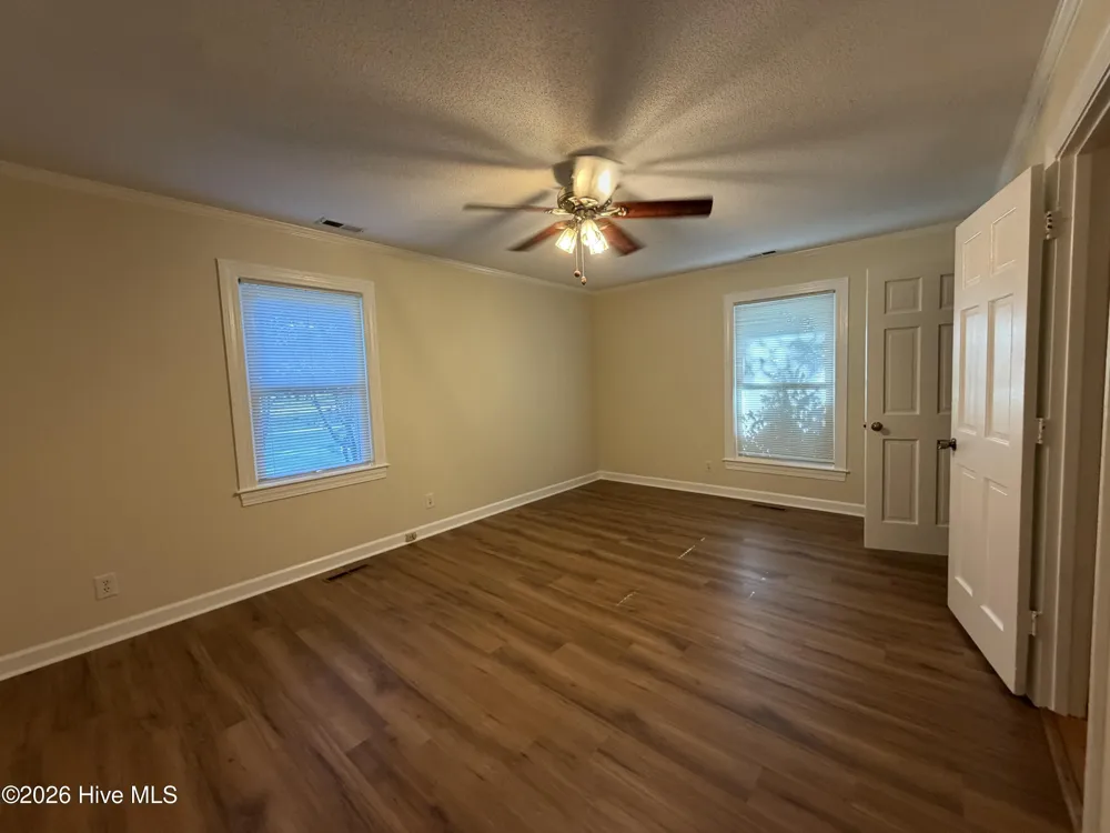 124 Rock Creek Drive S Jacksonville, NC 28540