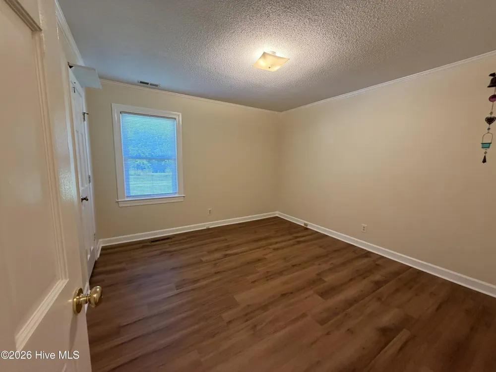 124 Rock Creek Drive S Jacksonville, NC 28540
