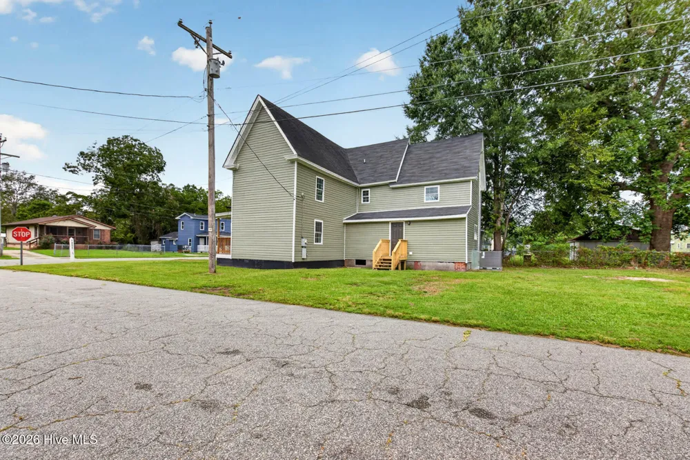 116 E Broad Street Elizabeth City, NC 27909