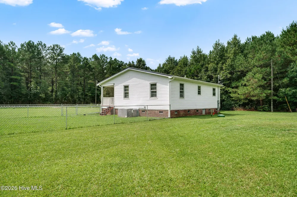 270 Bull Tail Road Wallace, NC 28466