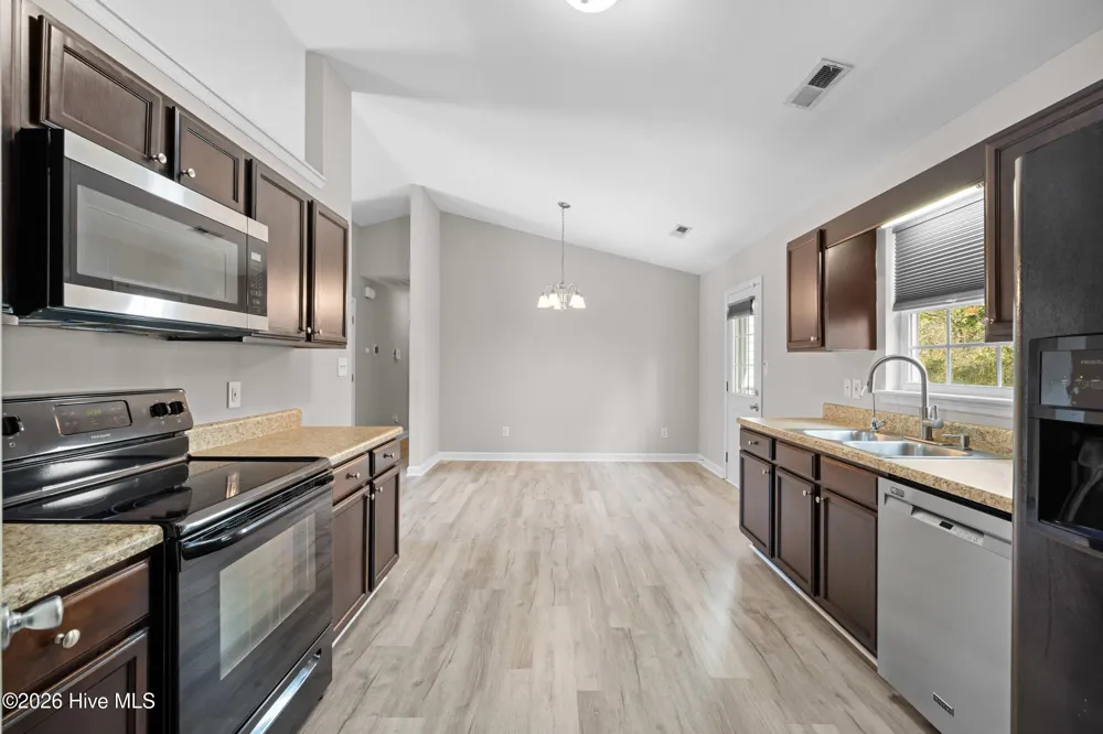 322 Reid Court Jacksonville, NC 28540