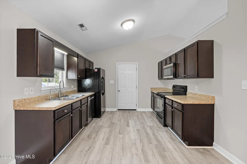 322 Reid Court Jacksonville, NC 28540