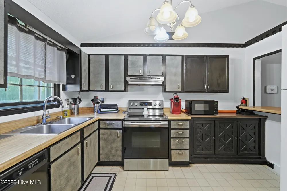118 Hunting Green Drive Jacksonville, NC 28546