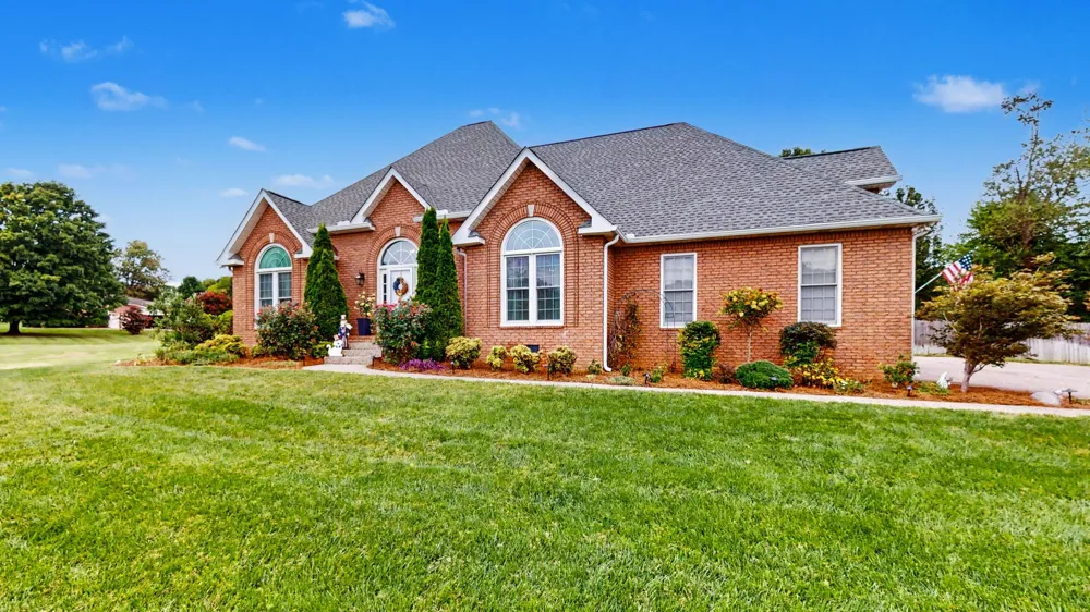 1205 WOODVALE DRIVE Mount Juliet, TN 37122