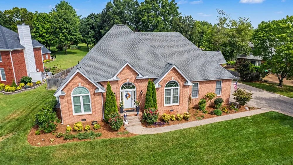 1205 WOODVALE DRIVE Mount Juliet, TN 37122