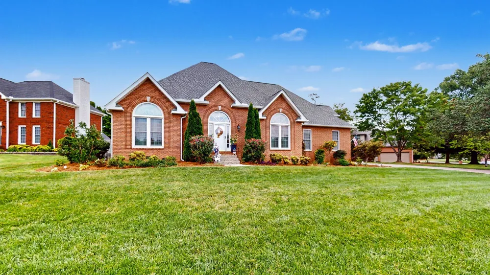 1205 WOODVALE DRIVE Mount Juliet, TN 37122