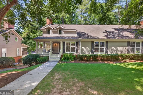 1053 Clubhouse LN