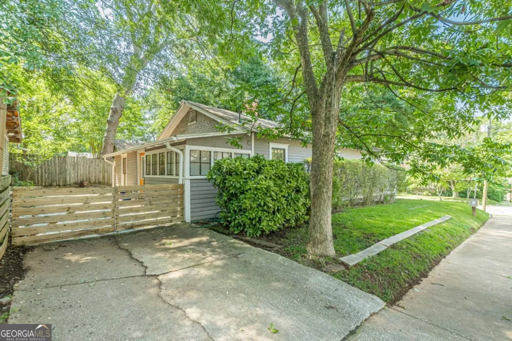 1701 Neely AVE East Point, GA 30344