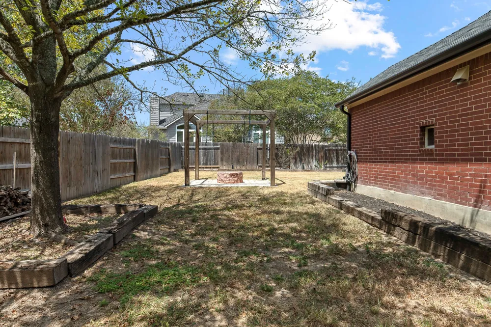 352 Sweet Gum Kyle, TX 78640