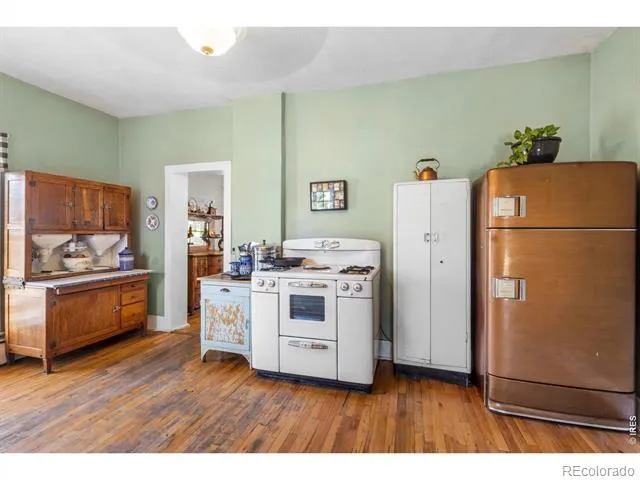 128 Bowen Street Longmont, CO 80501
