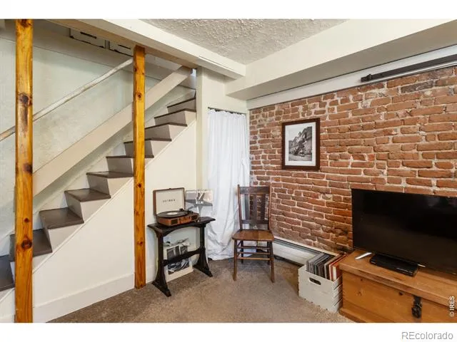 128 Bowen Street Longmont, CO 80501
