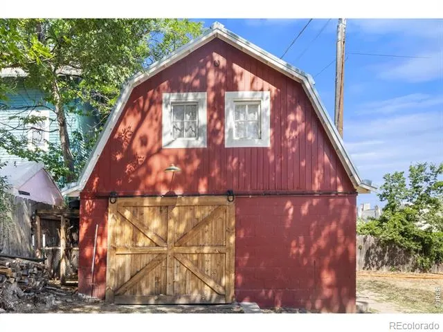 128 Bowen Street Longmont, CO 80501